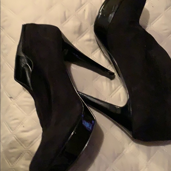 Heels - Picture 4 of 4
